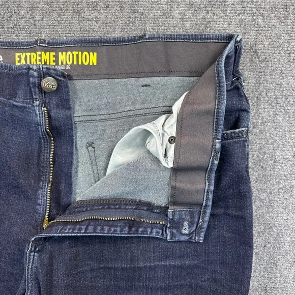 Lee Extreme Motion Men's 42x32 Dark Wash Athletic Fit Tapered Leg Jeans Stretch - Picture 9 of 15